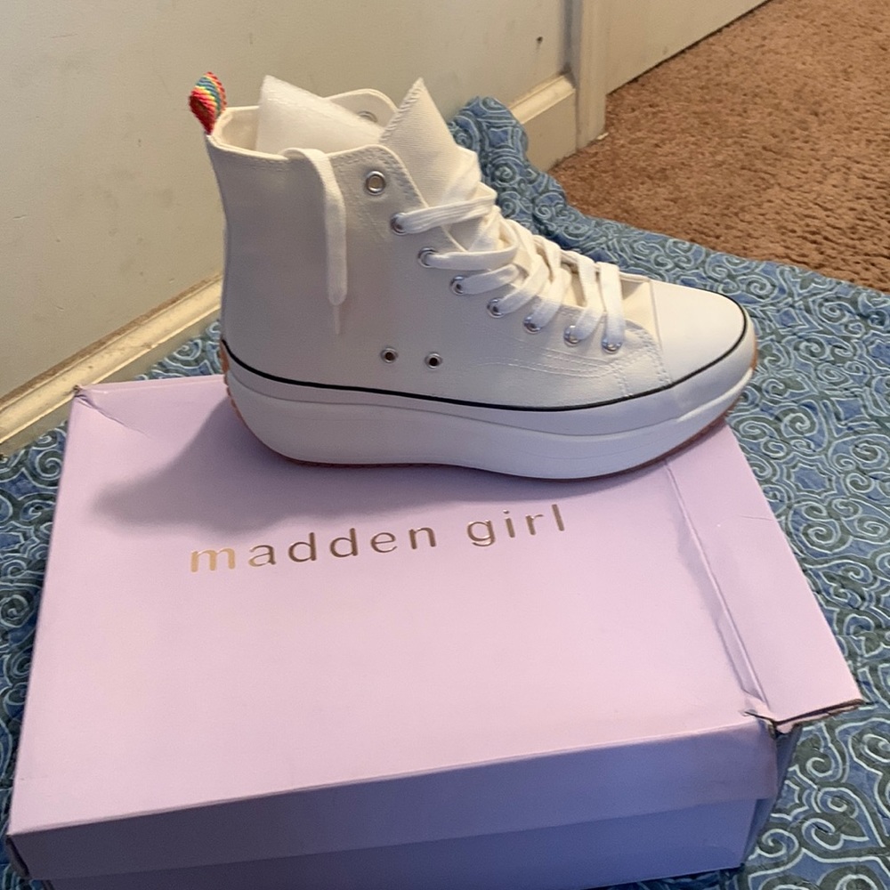 Madden girl Winnona high top sneaker
